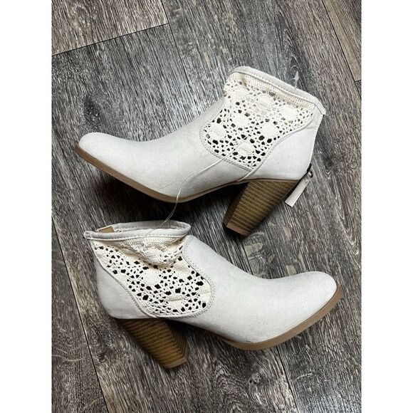Qupid Cream‎ Chunky Booties Faux Suede Crochet Ankle Boots Western Cottagecore - Picture 1 of 9
